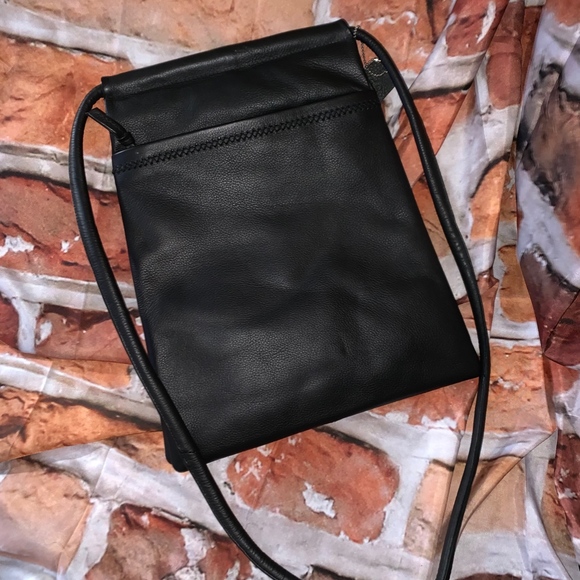 Tuci Italia Reptile Crossbody - Picture 6 of 6